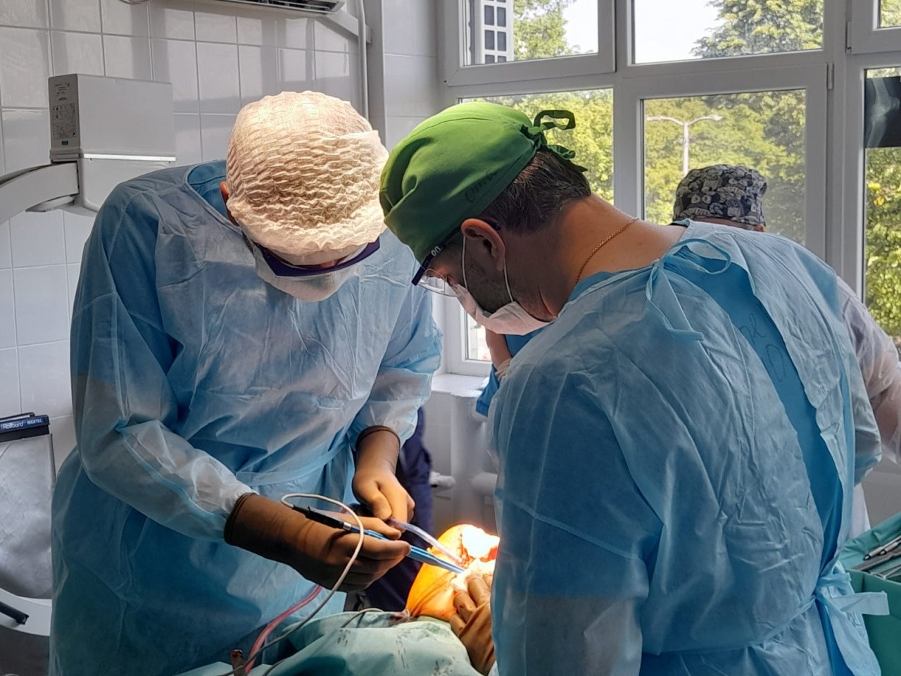 Врачи-травматологи больницы на Летней начали проводить новые оперативные вмешательства