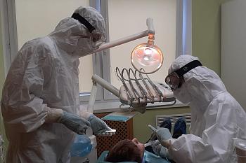 В детской стоматологии на улице Буткова получили помощь около ста пятидесяти пациентов с симптомами ОРВИ и коронавирусом