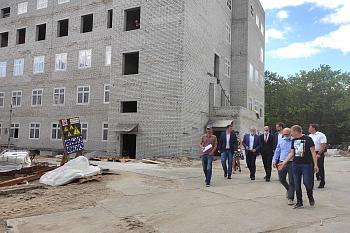 Илья Баринов: Реконструкция Детской областной больницы проходит в плановом режиме