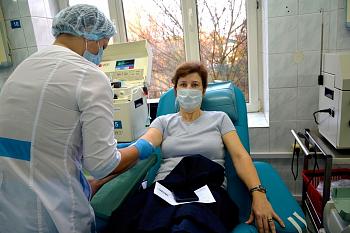 Донорскую кровь для пациентов лечебных учреждений сдали министры регионального правительства
